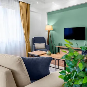 Bright & Cozy 2br Located In The Heart Of Living شقة